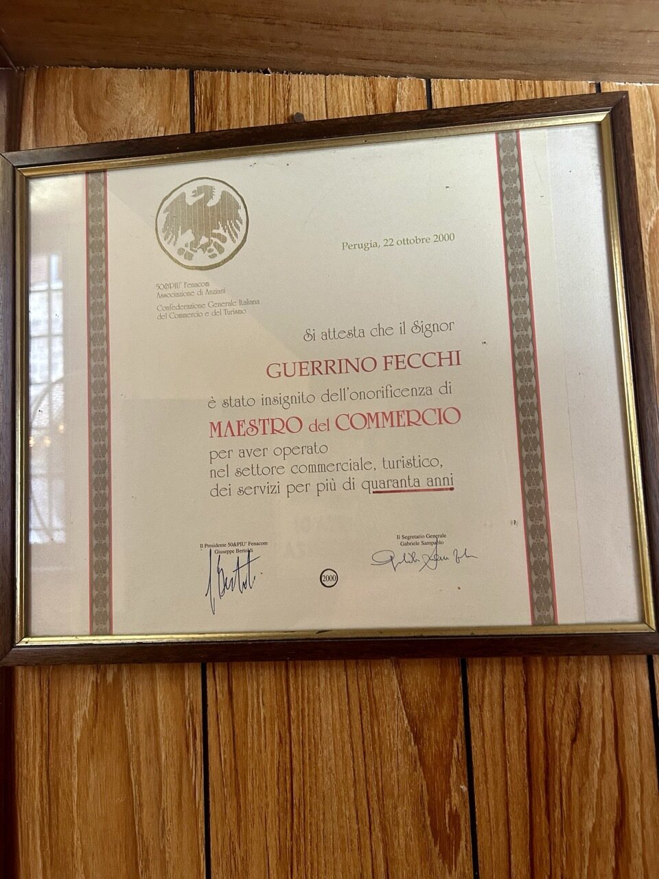 Attestato di Maestro del Commercio conferito a Guerrino Fecchi, padre di Alessandro, nel 2000